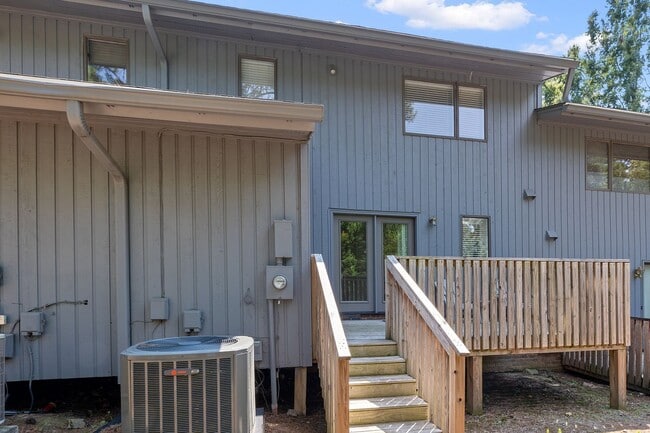 Building Photo - 4362 Hunters Club Dr