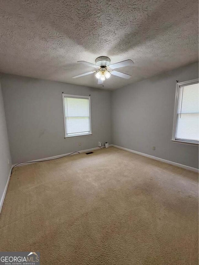 Building Photo - 1905 Karen Cir