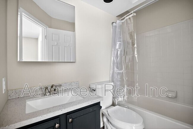 Building Photo - 339 Overlea Pl