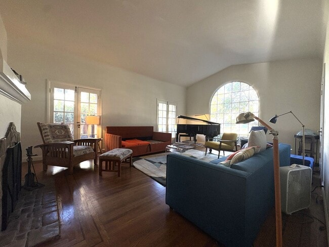 Building Photo - Stunning Home with Loft-Style ADU & Outdoor Amenities