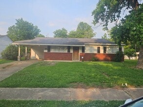 Building Photo - 3/1    $1100.Monthly