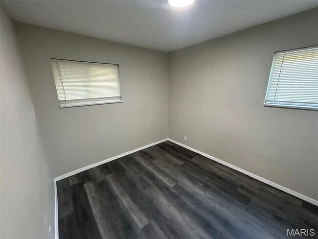 Building Photo - 248 Perthshire Rd