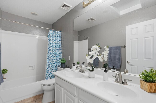 Building Photo - 6843 S 26th St