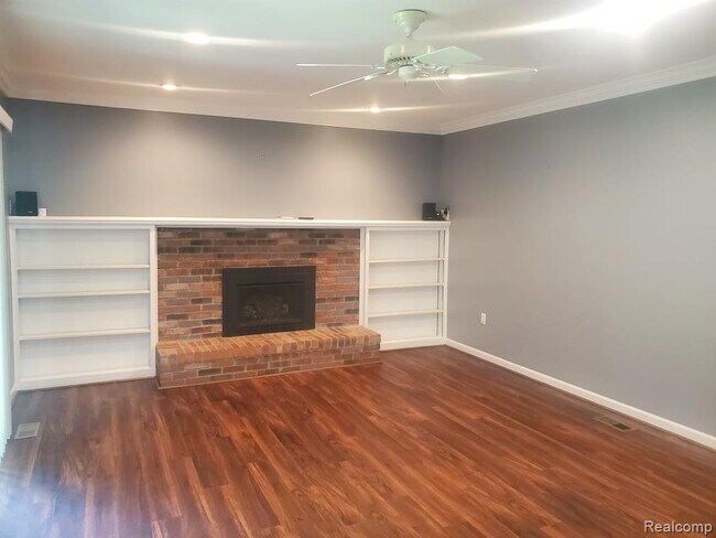 Building Photo - 5057 Prentis Dr