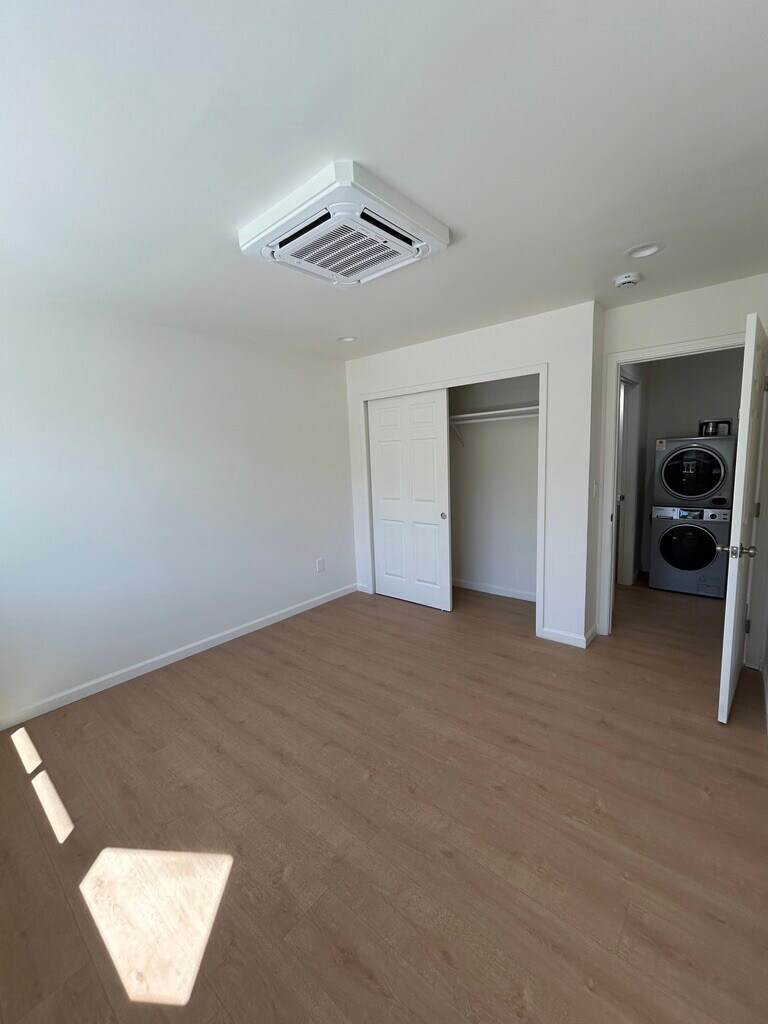 Building Photo - 822 Jackson St