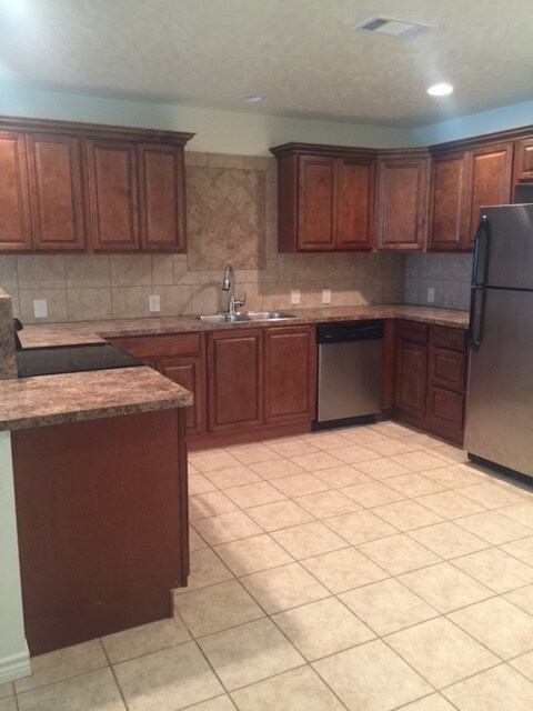 Building Photo - 200 W Crosby St