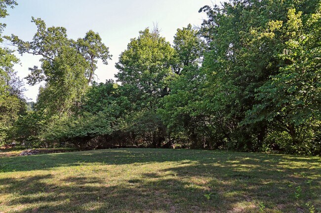 Building Photo - Scottsville Charm! Move-In Ready Home Near Library, Brewery & James River