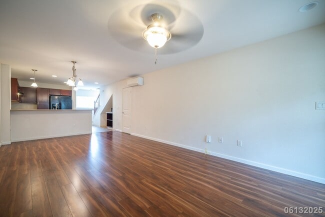 Building Photo - Available for move in on 7/8/25.   2 bedro...