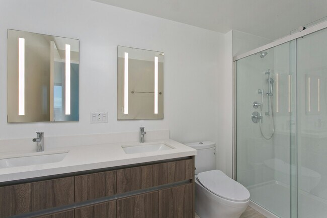 Building Photo - 1515 Liona St