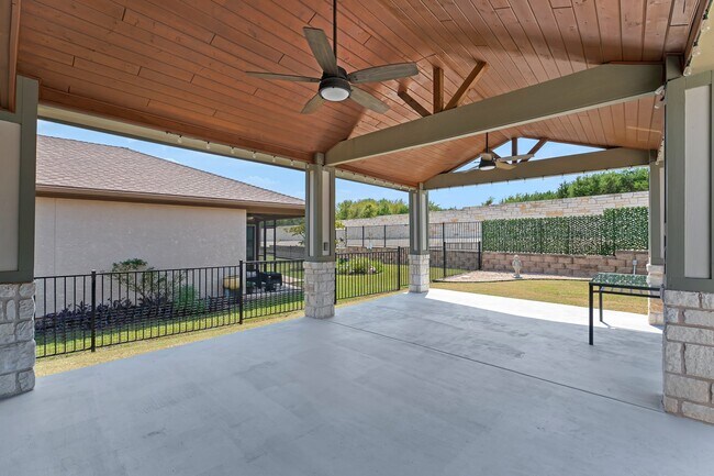 Building Photo - 132 Huntsville Cove