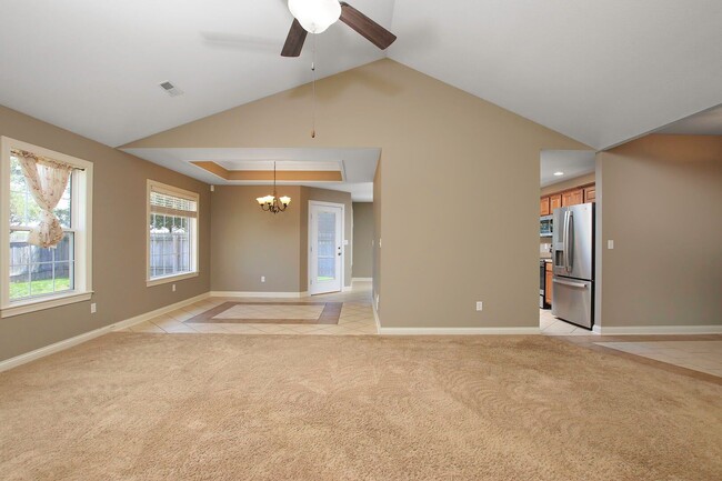 Building Photo - Charming 3 Bedroom/2 Bath in Mill Creek Manor with Spacious Garage