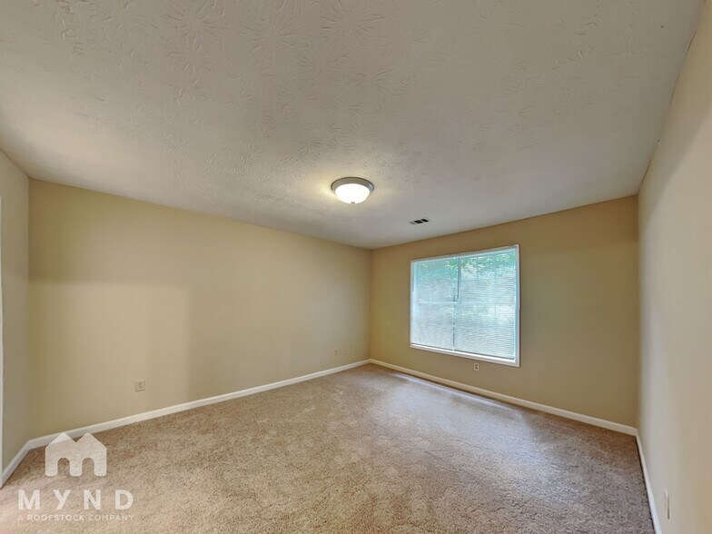 Building Photo - 2971 Meadow Ln