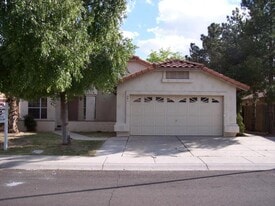 Building Photo - 741 W Hackamore St