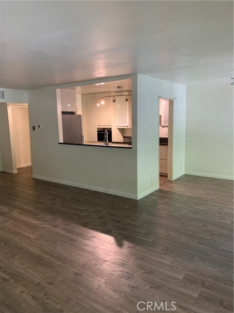 Building Photo - 1127 E Del Mar Blvd