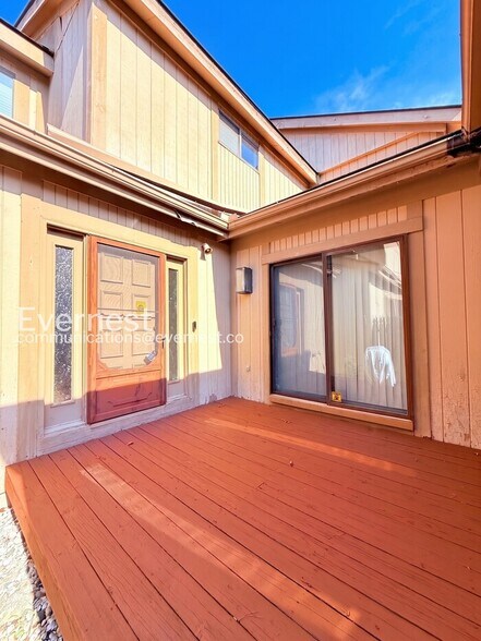 Building Photo - 5369 Wright Way W