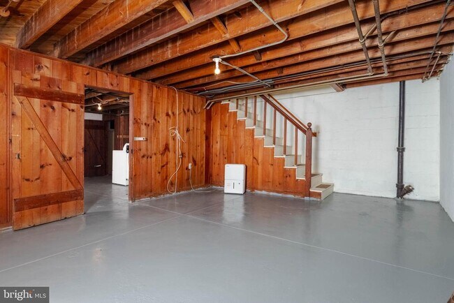 Building Photo - 1325 Crofton Rd