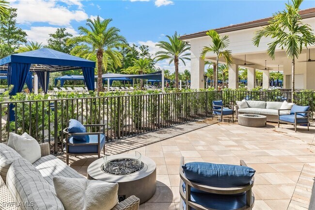 Building Photo - 12349 Dahlia Ct