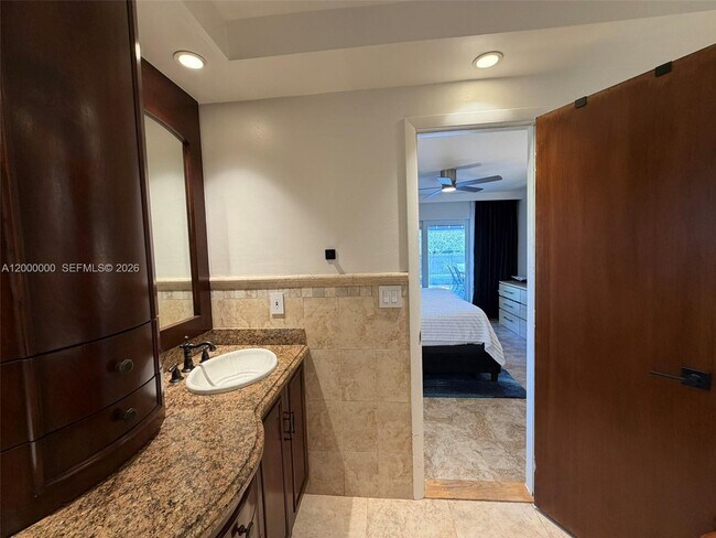 Building Photo - 5704 SW 116th Ave