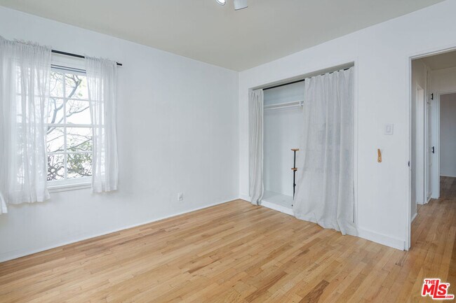Building Photo - 1133 26th St