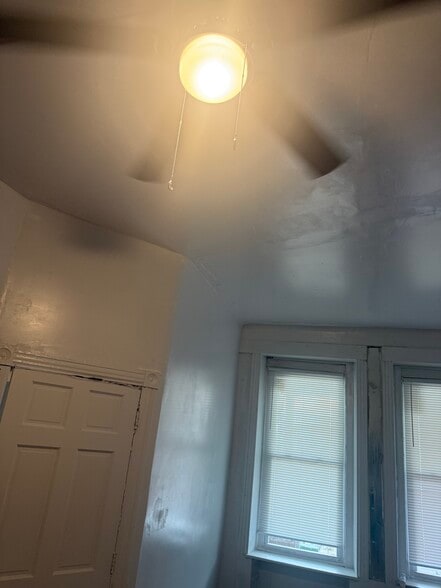 Living room - 3539 N 11th St