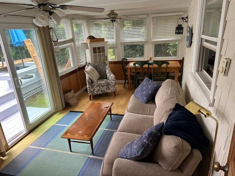 Building Photo - 22 Marten Ave