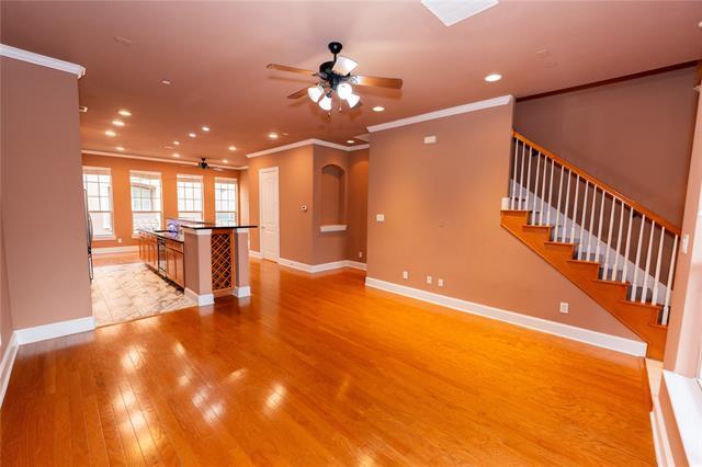 Building Photo - 675 Senda