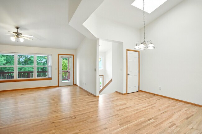 Building Photo - 20 Redtail Bend