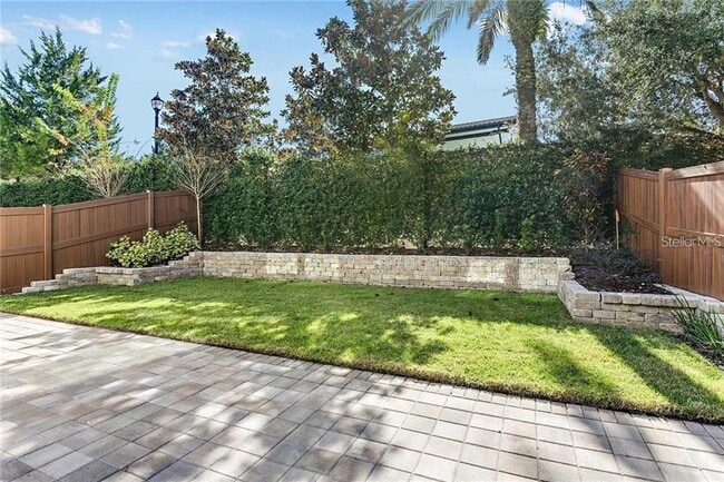 Building Photo - 8202 Via Vittoria Way