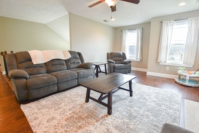 Building Photo - Pet Friendly Four Bedroom with Basement in...