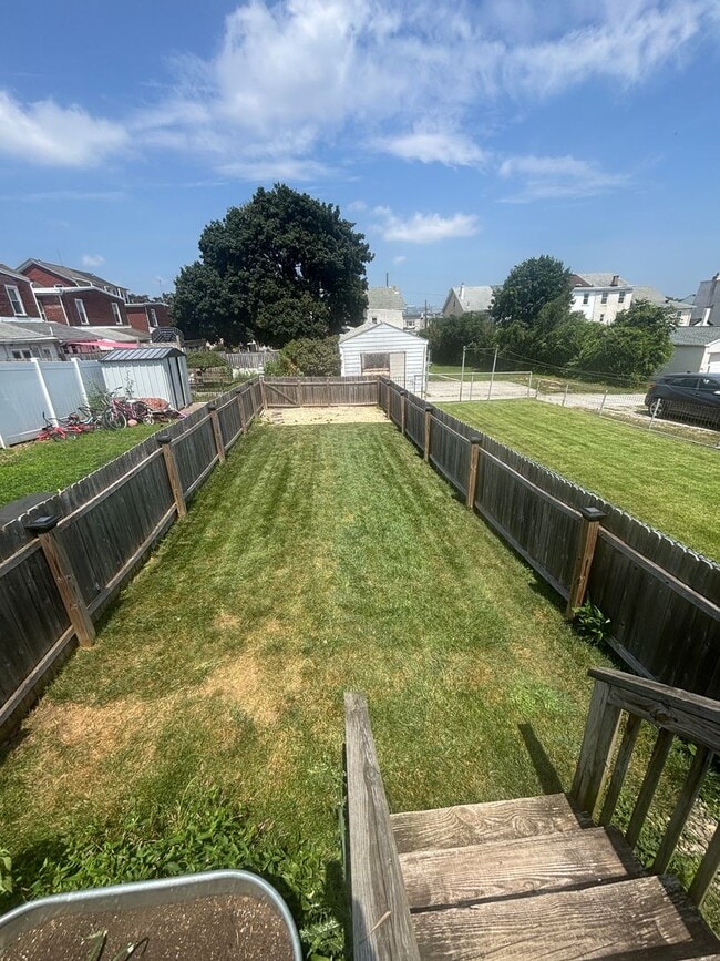 Building Photo - Charming 3-Bedroom Home in Desirable Bridg...