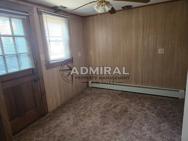 Building Photo - 54 Walnut St