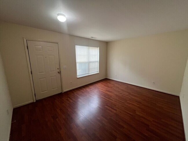 Building Photo - 18 Red Ln