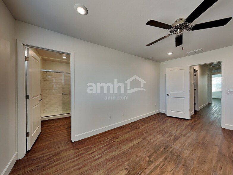 Building Photo - 6060 W Paseo Hilario