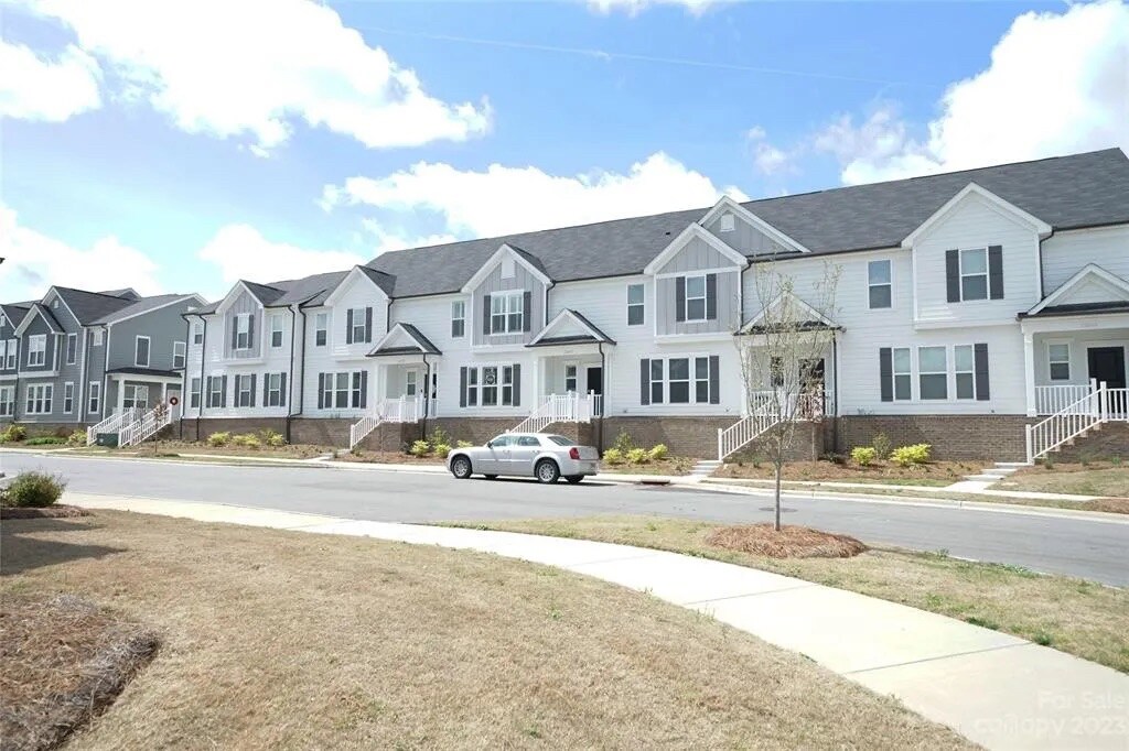 Building Photo - Room in Townhome on Lani Dr