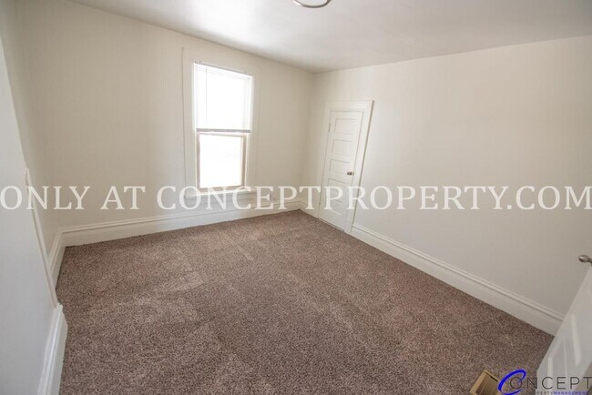 Building Photo - 5000 S Jones Ct