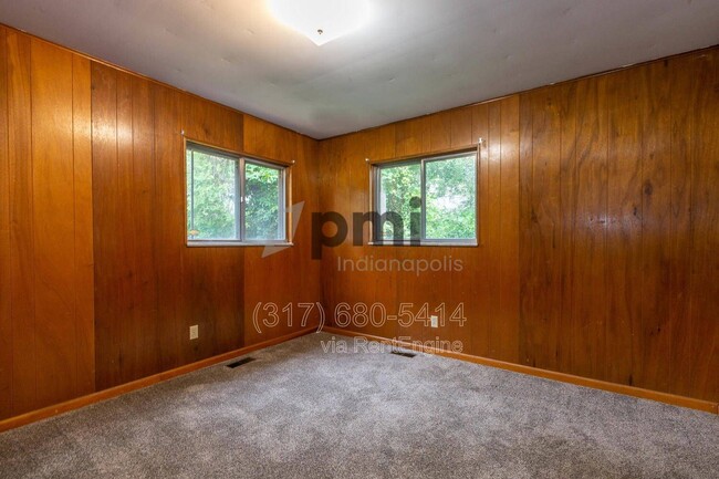 Building Photo - 116 E 19th St