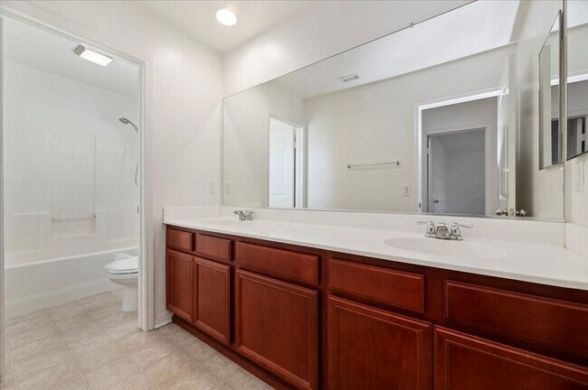 Building Photo - ***MOVE IN READY*** Home in a Gated San Bernardino Community