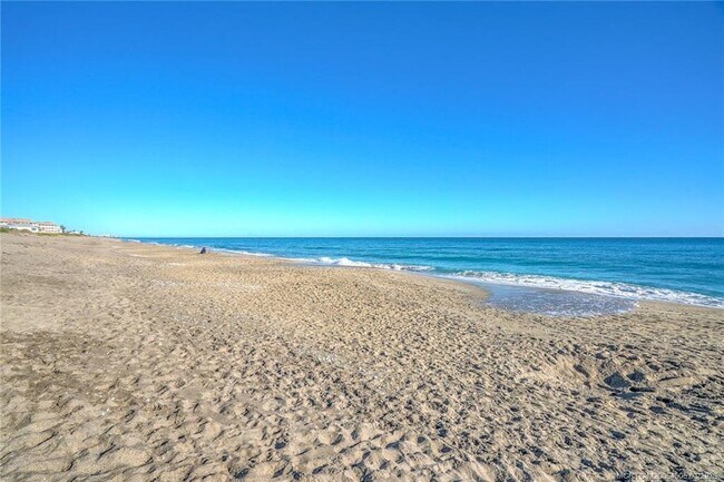 Building Photo - 1289 NE Ocean Blvd