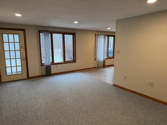 Building Photo - 1187 New Hampshire Rte 175