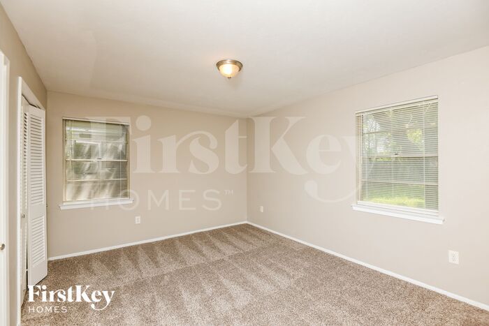 Building Photo - 217 Rancho Dr