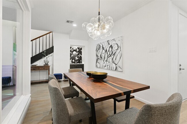 Building Photo - 526 Colquitt St