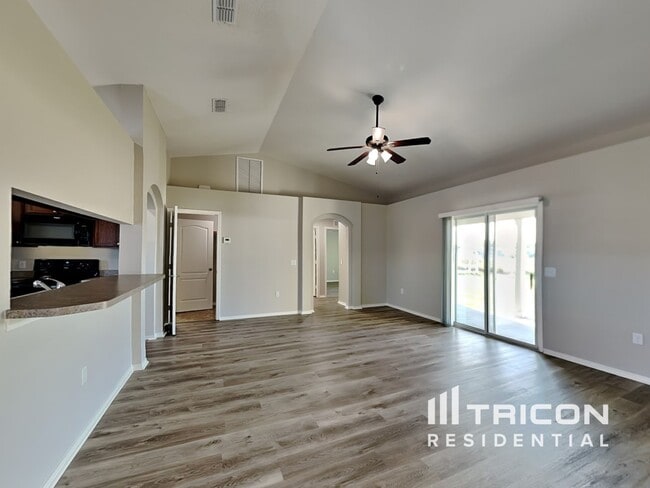 Building Photo - 495 Majestic Gardens Blvd