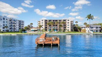 Building Photo - 1202 S Lake Dr