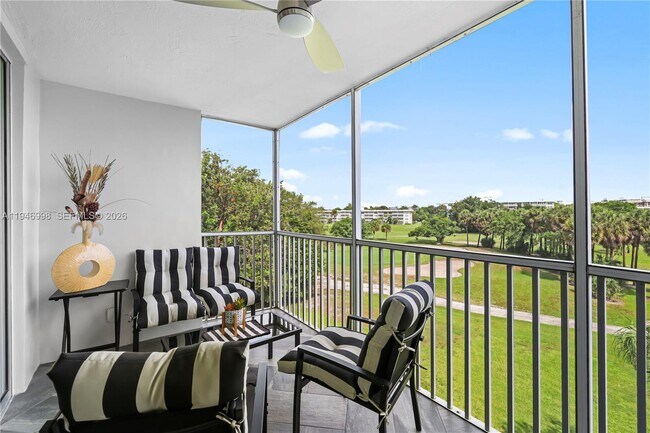 Building Photo - 2661 S Course Dr