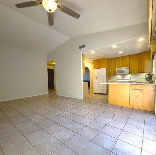 Building Photo - 8725 E San Ardo Dr