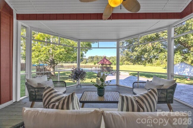 Building Photo - 462 Mock Mill Rd