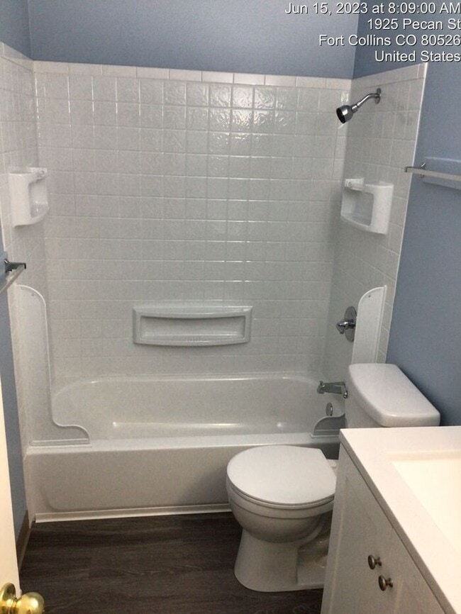 Building Photo - Recently Upgraded 2 Bedroom Apt Near Horsetooth!