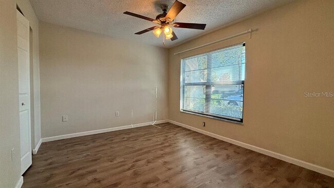 Building Photo - 3677 Longmeadow Dr