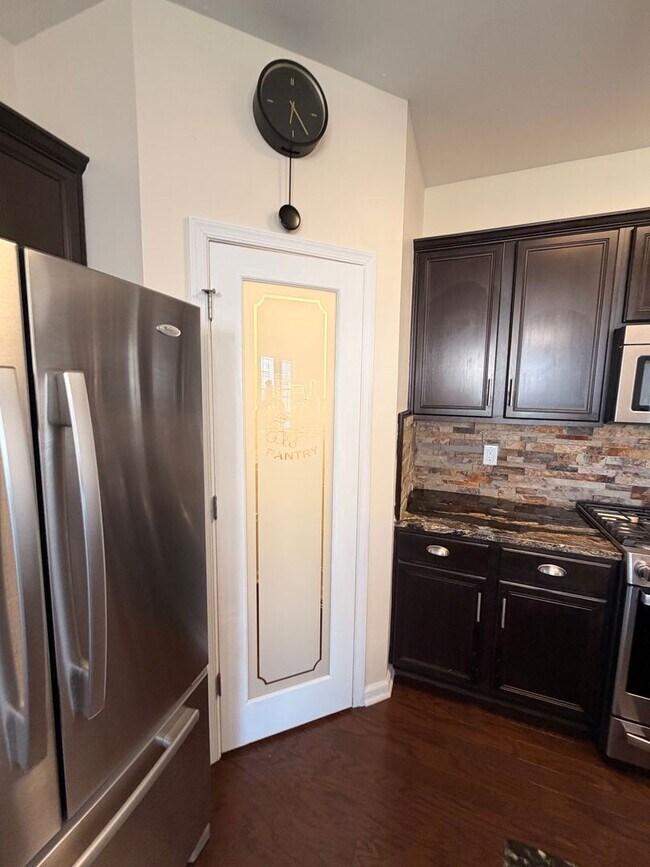 Building Photo - 42 Kilverstone Way