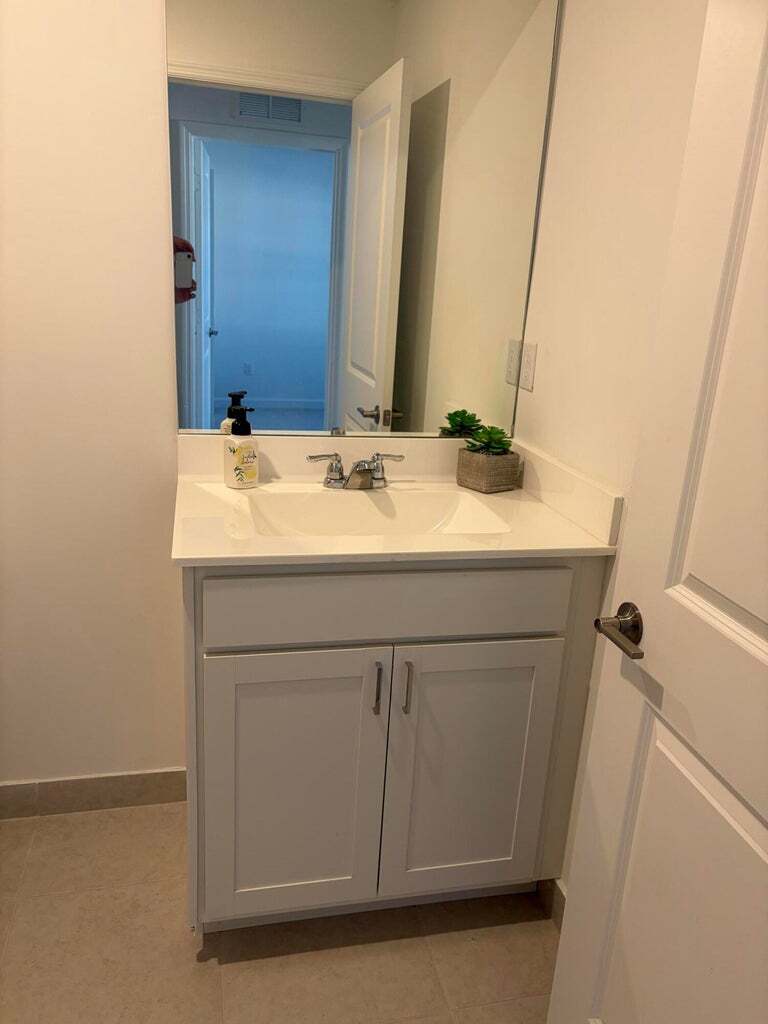 Building Photo - 4181 Lagoon Shore Dr